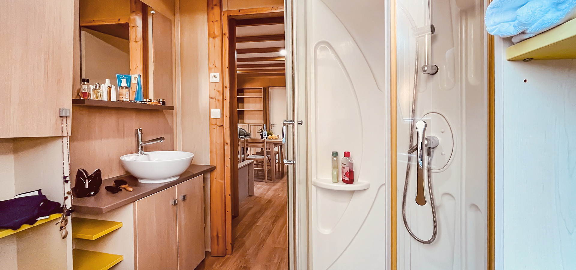 Camping la vetta BU SUP CH3 salle de bain douche